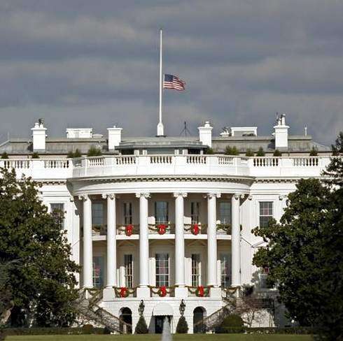 Bala alcanzó Casa Blanca