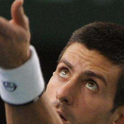 Djokic avanza con dificultad en París