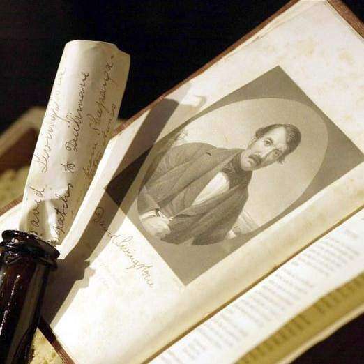 Histórico saludo cumple 140 años