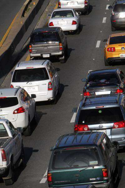 Tránsito difícil en las principales carreteras