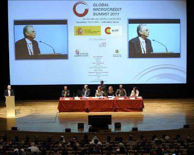 Premio Nobel Yunus llama a construir una nueva civilización ante la crisis