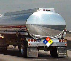Roban tres camiones de combustible