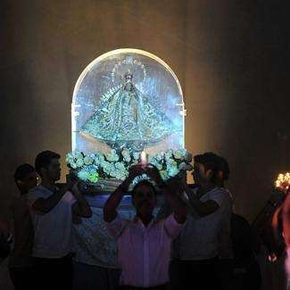 Músicos cubanos celebran a la Virgen de la Caridad