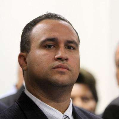 PNP evaluará certificación de candidato que robaba luz