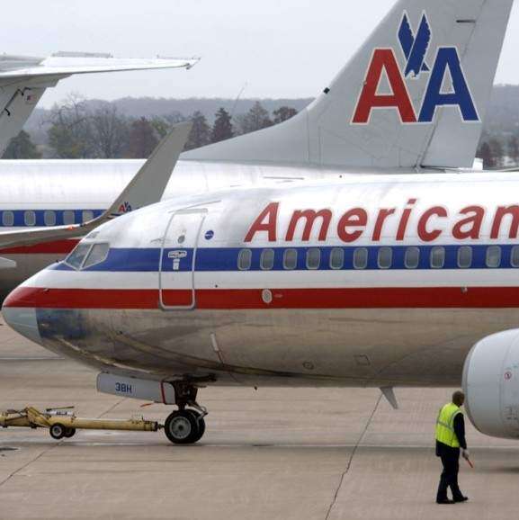 Acusan a American de matar a hombre con la comida del avión