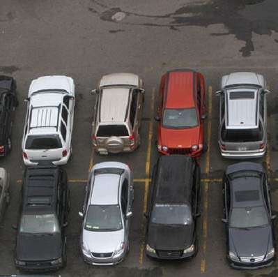 Estacionamientos de centros comerciales están calientes