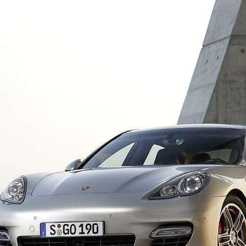 Porsche presenta modelo híbrido