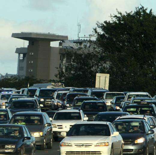Pesado el tránsito y tapones
