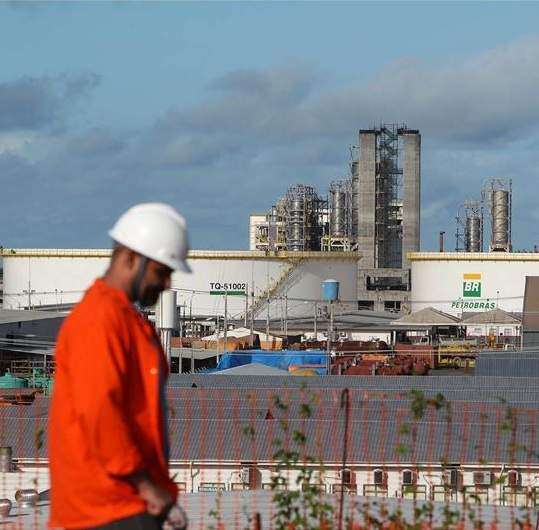 Volátil el precio del petróleo
