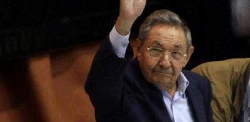A la defensa Castro del sistema de partido único