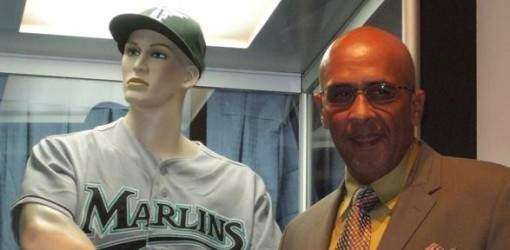 Edwin Rodríguez lanza portal de béisbol en español