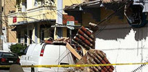 Un muerto al caer alero en Santurce