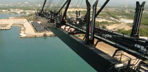 Dos años de grúas en Puerto de Ponce… y más ná