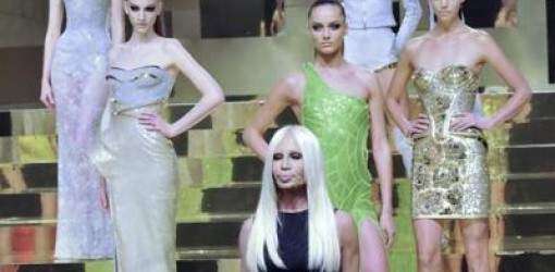 Versace retorna a París tras 8 años