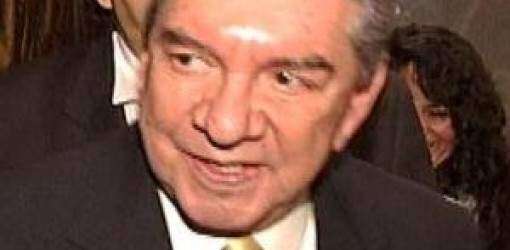 Marco Antonio Muñíz de luto por Ruth Fernández