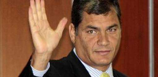 Condena millonaria a dos periodistas en Ecuador