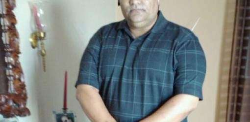 Agente expulsado reclama medio millón