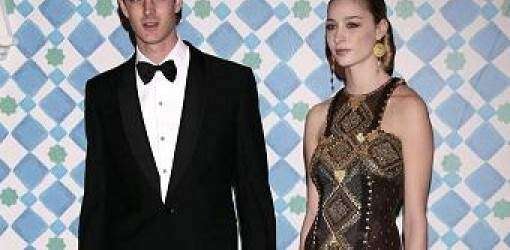 Hijo de princesa Carolina agredido por botella de vodka