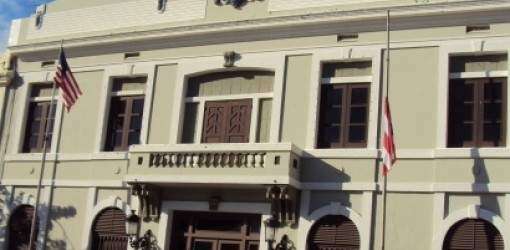 Carros ‘desaparecidos’ en taller de precandidato PPD