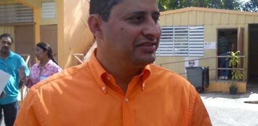 Carlos Molina viola abiertamente la Ley Electoral (audio)