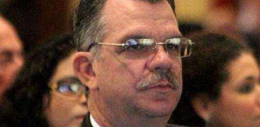 Laboratorios se querellan contra Triple S