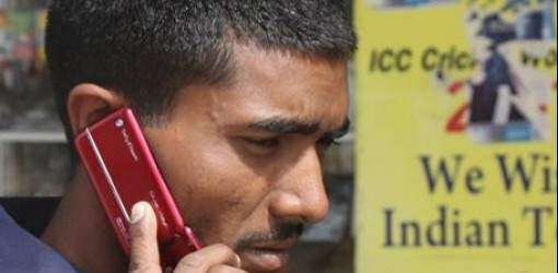 900 millones de celulares en India