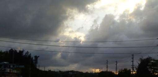 Tremendo tapón por caravana popular