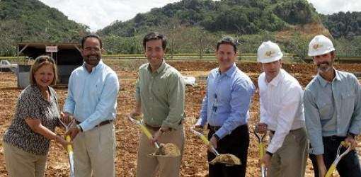 Inaugura Fortuño un Walmart en Toa Baja
