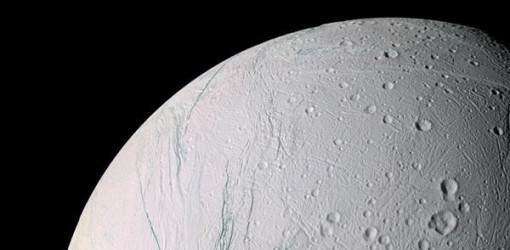 Descubren posibilidad de vida en Saturno