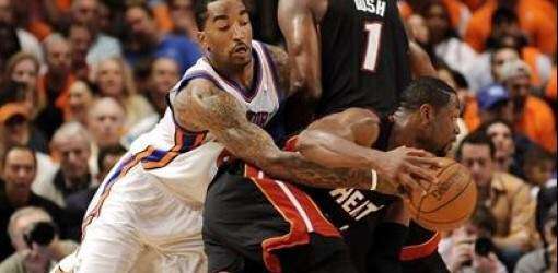 Los Lakers ganan sin Kobe; LeBron se luce en NYC