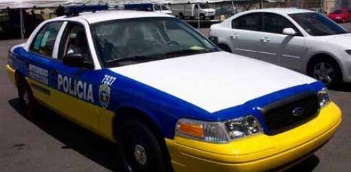 Policía busca hombre herido que disparó a agente