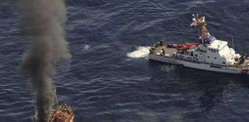 Guardia Costera hunde ‘barco fantasma’ japonés