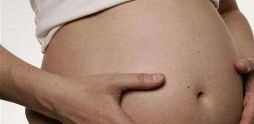 Mortalidad materna se reduce a la mitad