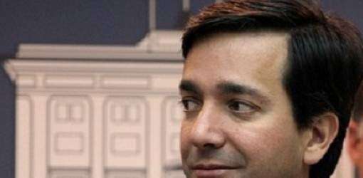 Fortuño le tira a AGP por referéndum fianza