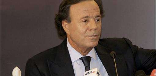 Misteriosa reunión de Julio Iglesias con juez en RD