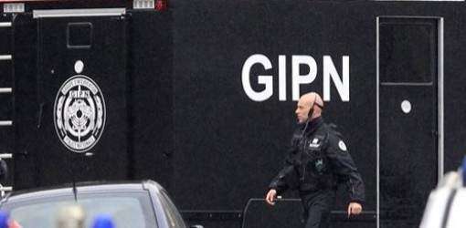 Supuesto terrorista toma rehenes en banco de Toulouse