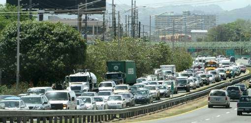 Tránsito pesado en Bayamón