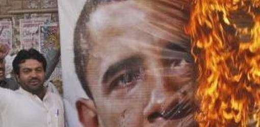 Matan 18 en restaurante en Pakistán