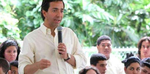 Sigue Fortuño ante la derrota