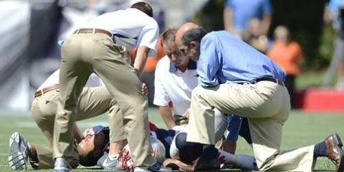 NFL: Sale lastimado boricua Aaron Hernández