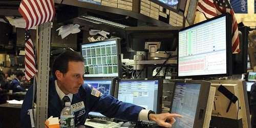 Cierra abajo Wall Street