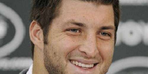 Mercaderes en el templo?: Tebow registra forma de rezar