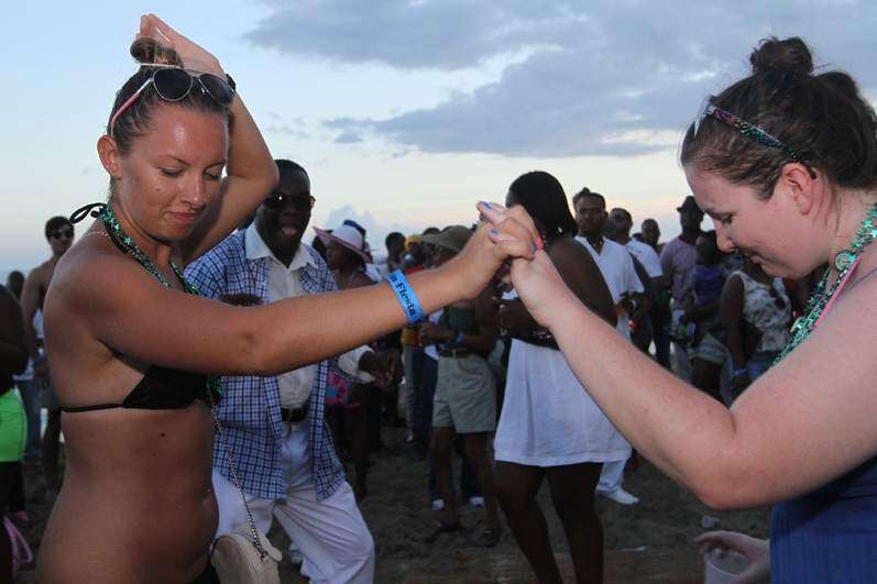 Cuando la música no tiene fronteras: Latin Fiesta 2012 (vídeo)