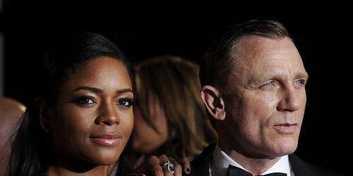 James Bond en Londres entre el lujo y la realeza