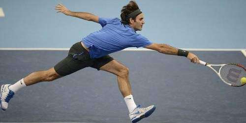 Federer llega a su séptima final en Basilea; jugará con Del Potro