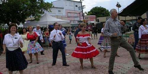 Arrancan al son de timbales las Fiestas de la Roosevelt