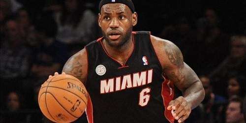 LeBron vende camisetas por un tubo y siete llaves