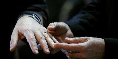 Tribunal Supremo en Estados Unidos aplaza decisión sobre matrimonio gay