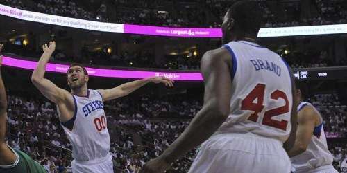 Richardson y Young guían el triunfo de los Sixers