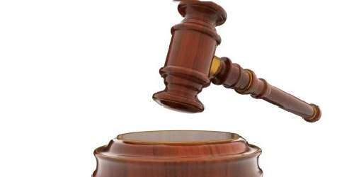 Causa para arresto contra abogado acusado de agresión